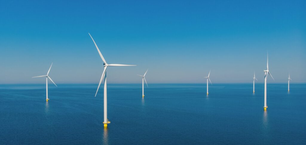 COFIDES, through the Foreign Investment Fund (FIEX), has signed an agreement to invest €20 million for a 30% stake in WindWaves, Amper Group's offshore wind energy subsidiary. This strategic investment will fund the construction of a new manufacturing facility at the Port of A Coruña, upgrades to the As Somozas plant, and the industrial scaling of Rigid Sails for maritime transport decarbonisation. The initiative consolidates Spain's industrial leadership in fixed and floating offshore wind while supporting Europe's energy independence and strategic autonomy.