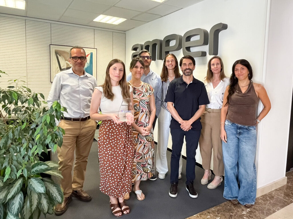 El Grupo Amper ha sido galardonado por segundo año consecutivo con el prestigioso distintivo Best Company for All Talent 2026. Este reconocimiento reafirma nuestra apuesta constante por la diversidad, la equidad y la inclusión dentro de la estrategia de gestión de personas. En Amper entendemos que nuestro equipo humano es el activo más valioso para afrontar los retos en Defensa, Seguridad Nacional y Energía, y que la pluralidad de nuestro talento es el verdadero motor de la innovación. Este hito nos impulsa a seguir construyendo un entorno profesional donde todos podamos crecer y aportar valor.