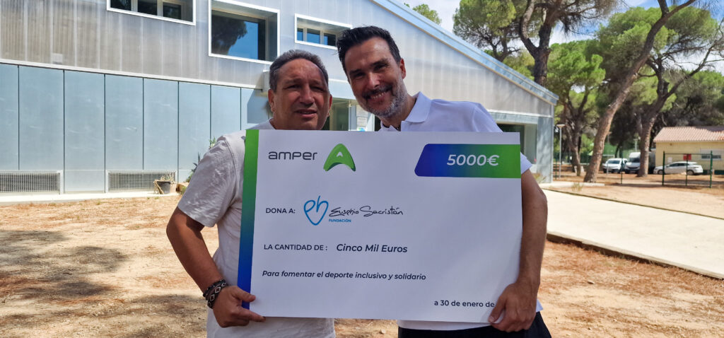 El Grupo Amper renueva su compromiso social donando 5.000 € a la Fundación Eusebio Sacristán para impulsar la Escuela 100×100 Deporte y fomentar el ocio saludable e inclusivo en colectivos vulnerables.